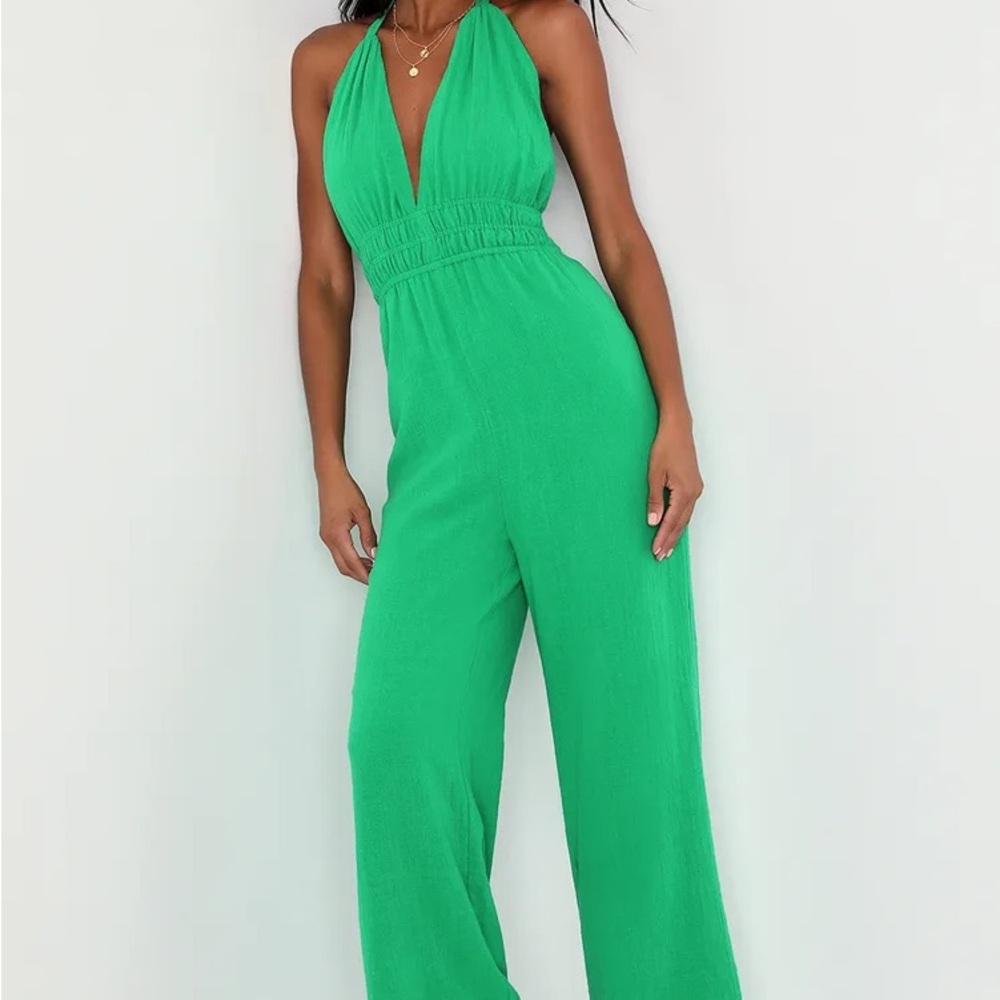 Lulu's Green Jumpsuit with Plunging Neckline and Wide-Leg Design
